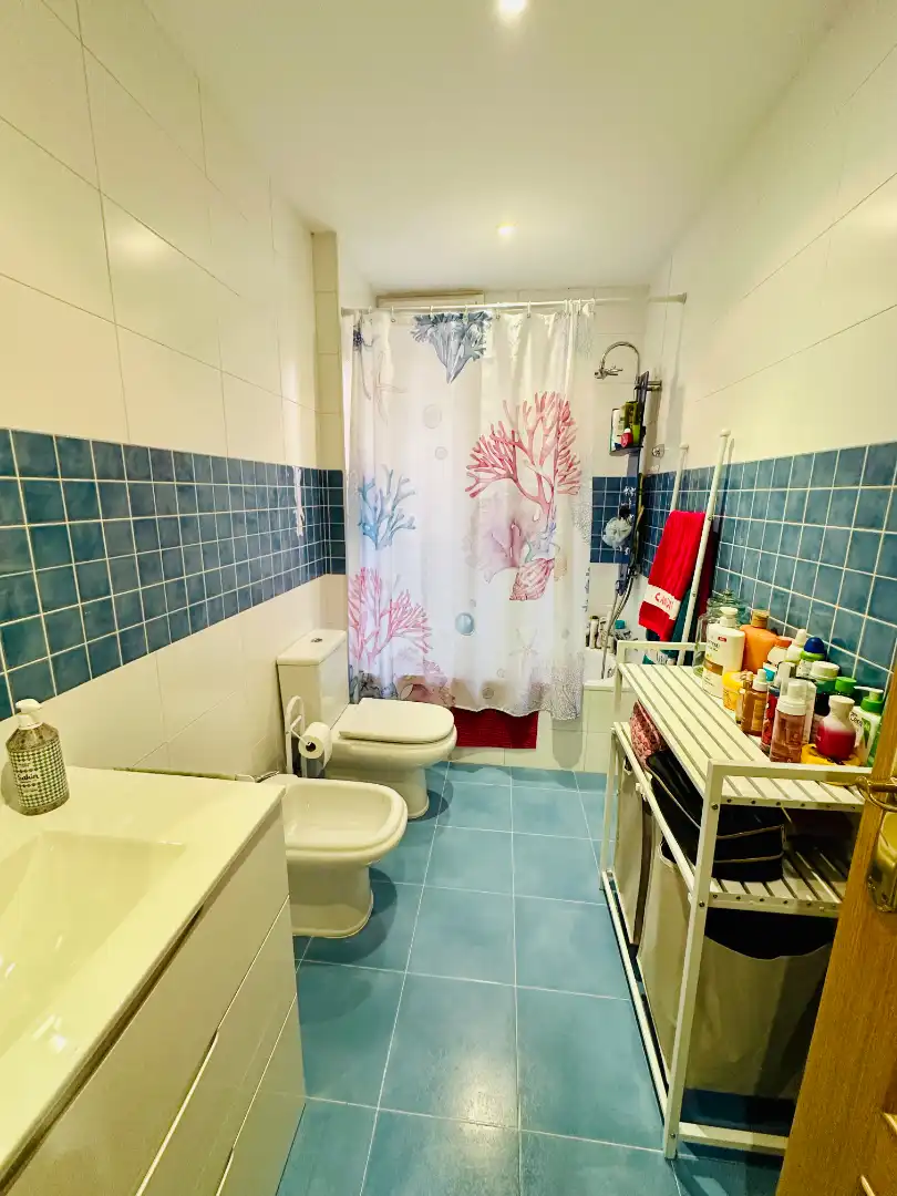 Baño de Casa adosada en venta en Parla con Aire acondicionado, Calefacción y Jardín privado