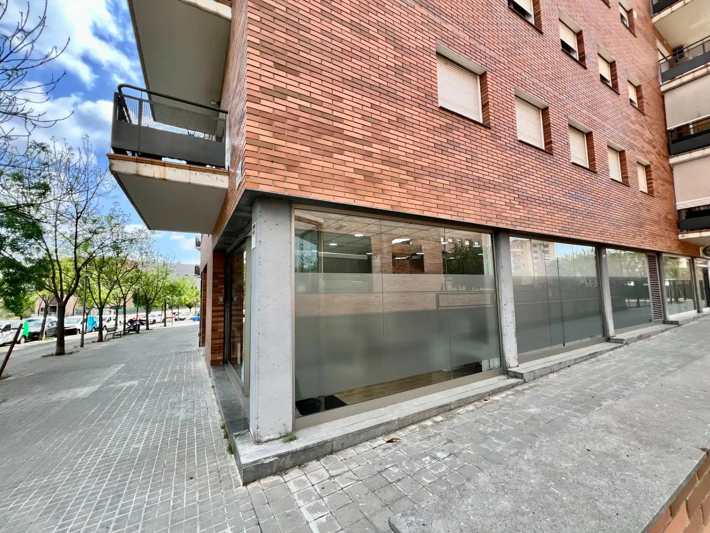 Vista exterior de Local de alquiler en Sabadell