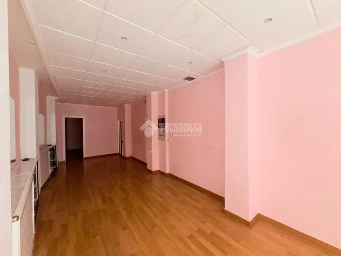 Local comercial de lloguer a Valdepeñas, imagen 2