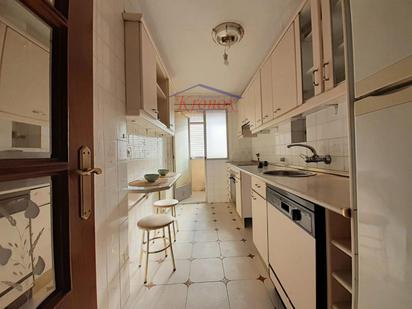 Kitchen of Flat for sale in  Madrid Capital  with Heating, Terrace and Storage room