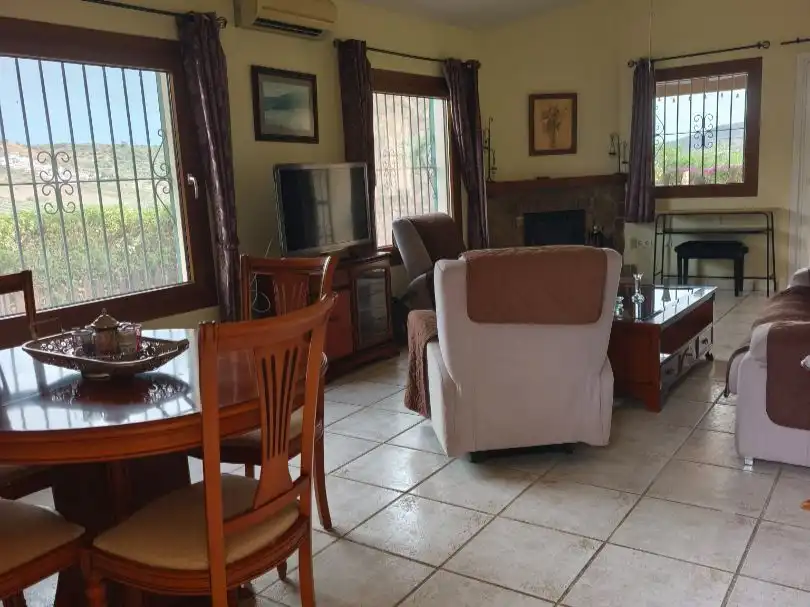 Houses for rent in Viñuela, Málaga