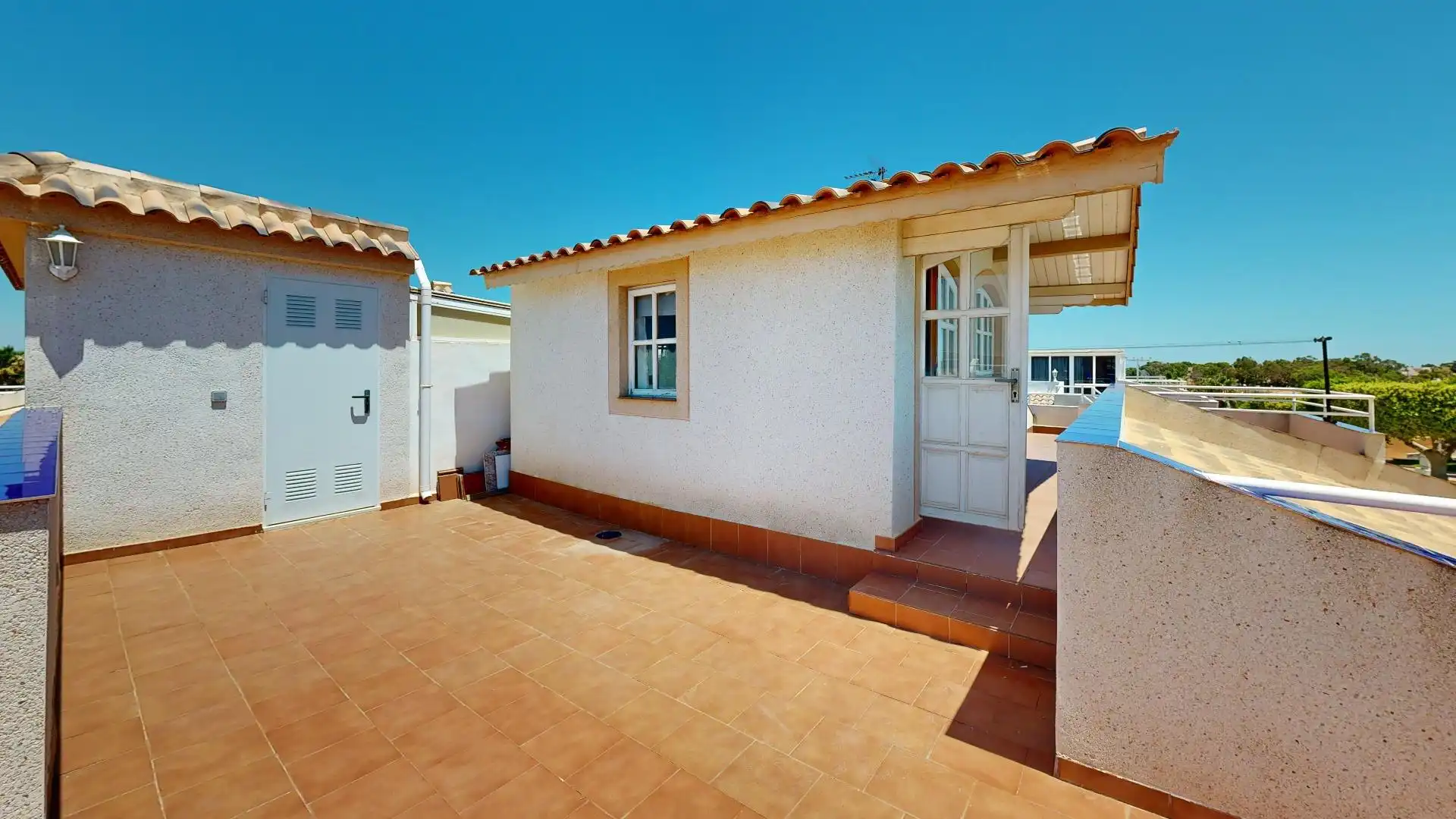 Terrassa de Casa adosada en venda en Torrevieja amb Aire condicionat, Calefacció i Jardí privat