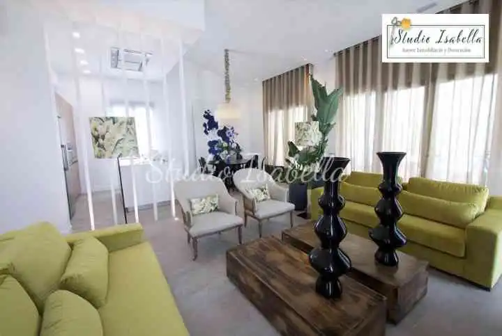 Sala d'estar de Casa o xalet en venda en Cobisa amb Aire condicionat, Calefacció i Jardí privat