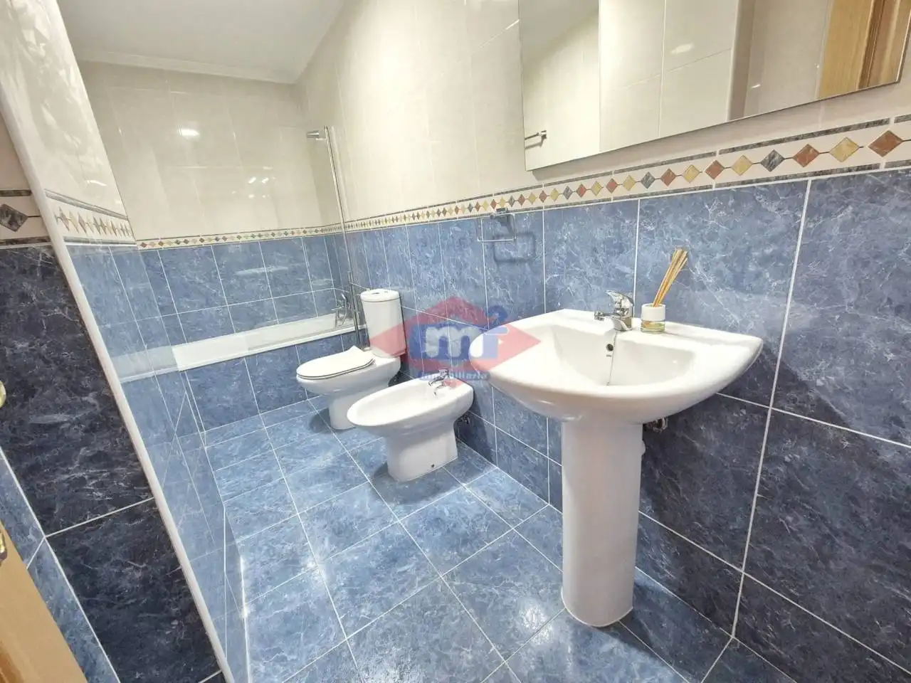 Badezimmer von Dachboden zum Verkauf in Salceda de Caselas mit Heizung und Parkett