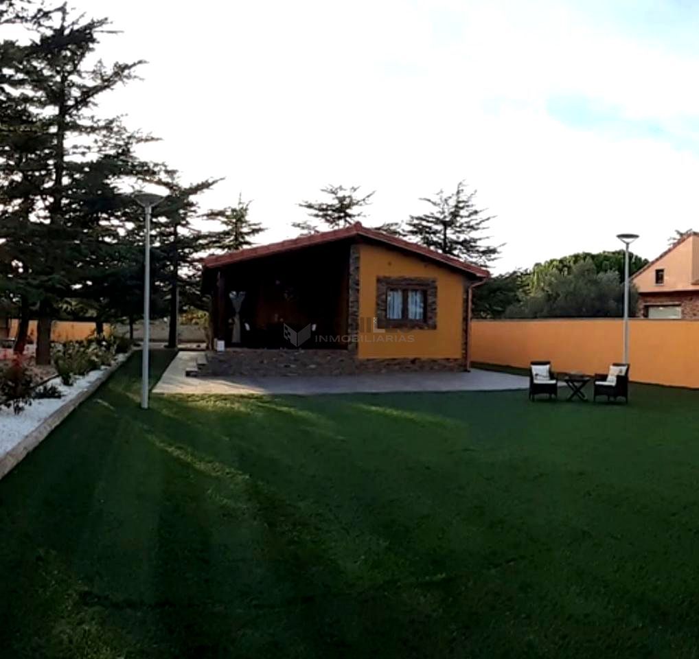 Garden of House or chalet to rent in  Teruel Capital  with Heating, Private garden and Parquet flooring