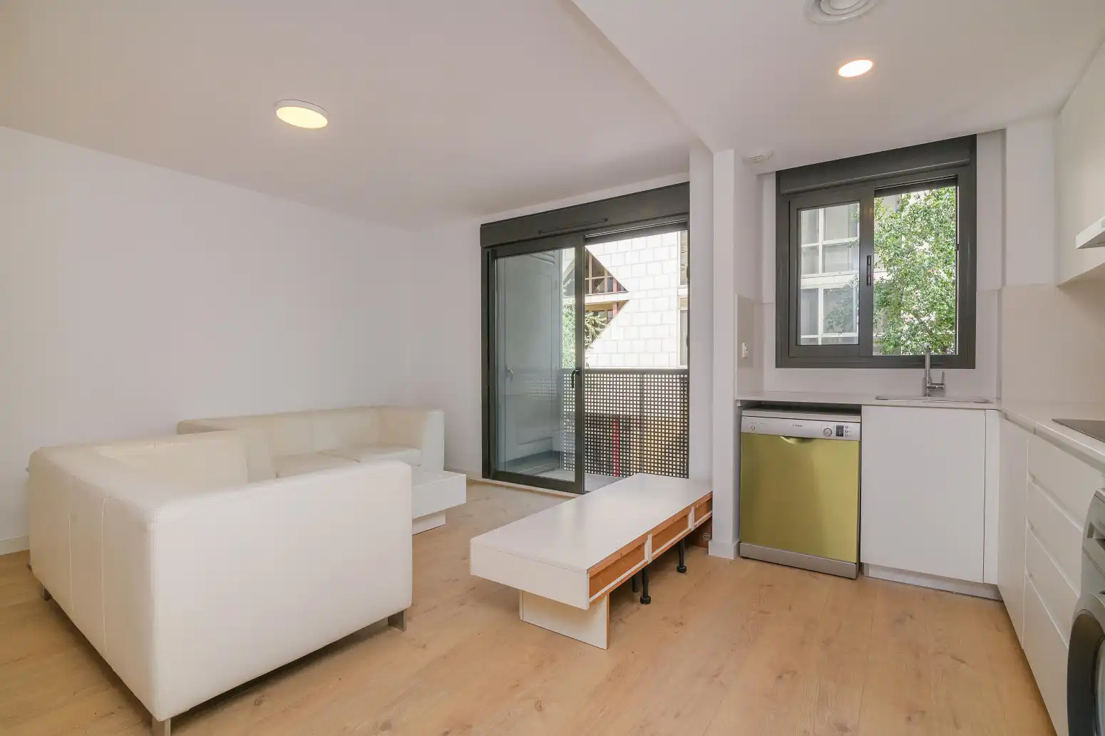 Living room of Flat for sale in Sant Boi de Llobregat  with Air Conditioner, Heating and Balcony