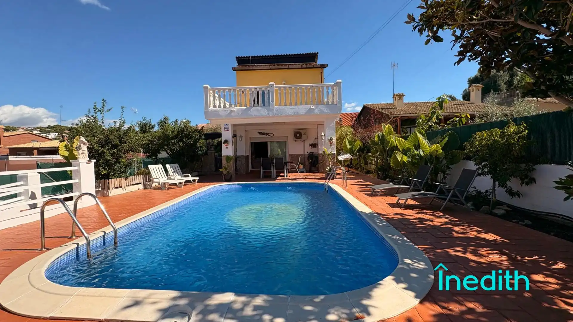 Piscina de Casa o xalet en venda en Cunit amb Aire condicionat, Calefacció i Jardí privat