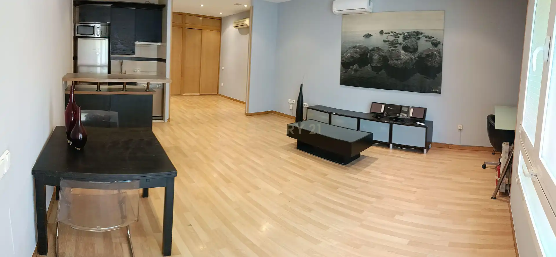 Wohnzimmer von Wohnung zum Verkauf in Madrid mit Klimaanlage, Ofen und Mikrowelle