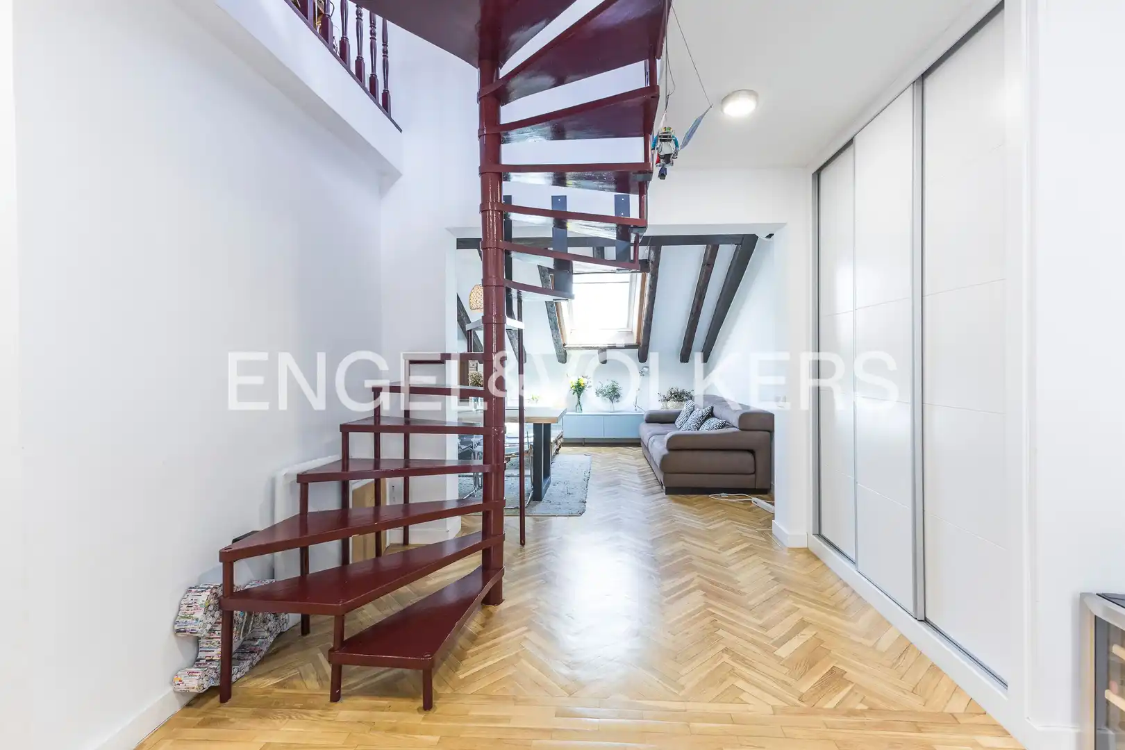 Wohnung zum Verkauf in Madrid mit Klimaanlage und Heizung
