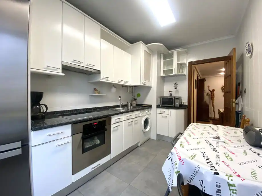 Cuina de Pis en venda en Vitoria - Gasteiz amb Calefacció, Parquet i Terrassa
