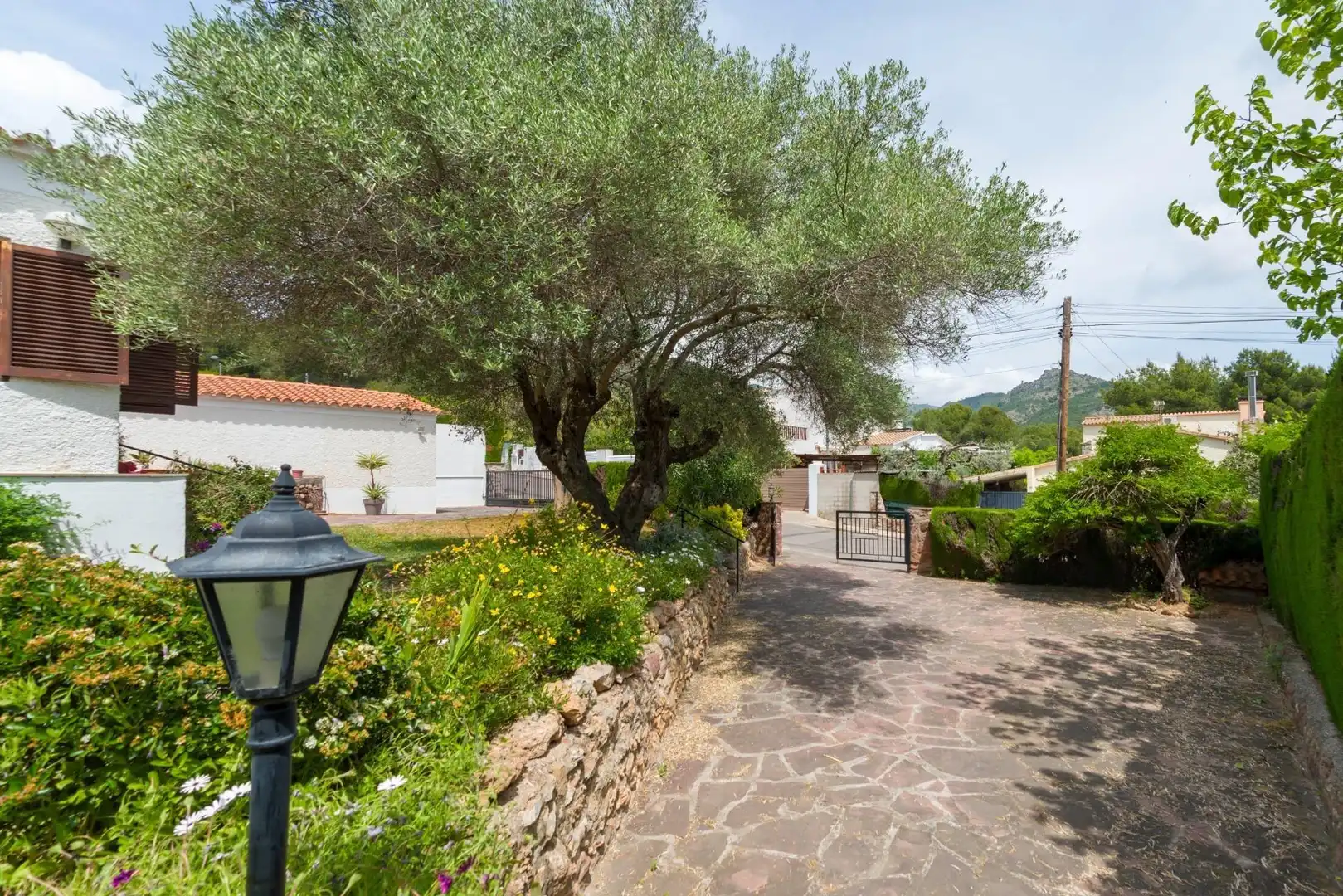 Vista exterior de Casa o xalet en venda en Benicasim / Benicàssim amb Jardí privat, Terrassa i Traster