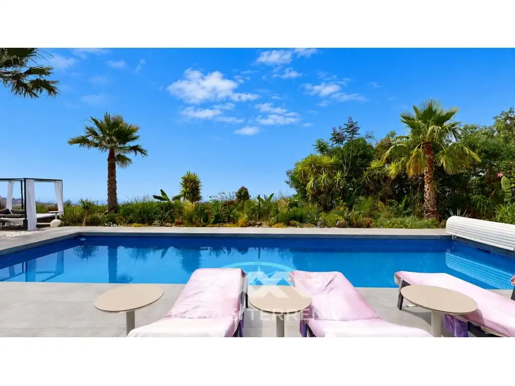 Piscina de Casa o chalet en venta en Algarrobo con Aire acondicionado, Calefacción y Jardín privado