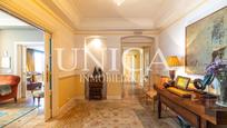 Flat for sale in  Madrid Capital  with Air Conditioner, Swimming Pool and Balcony