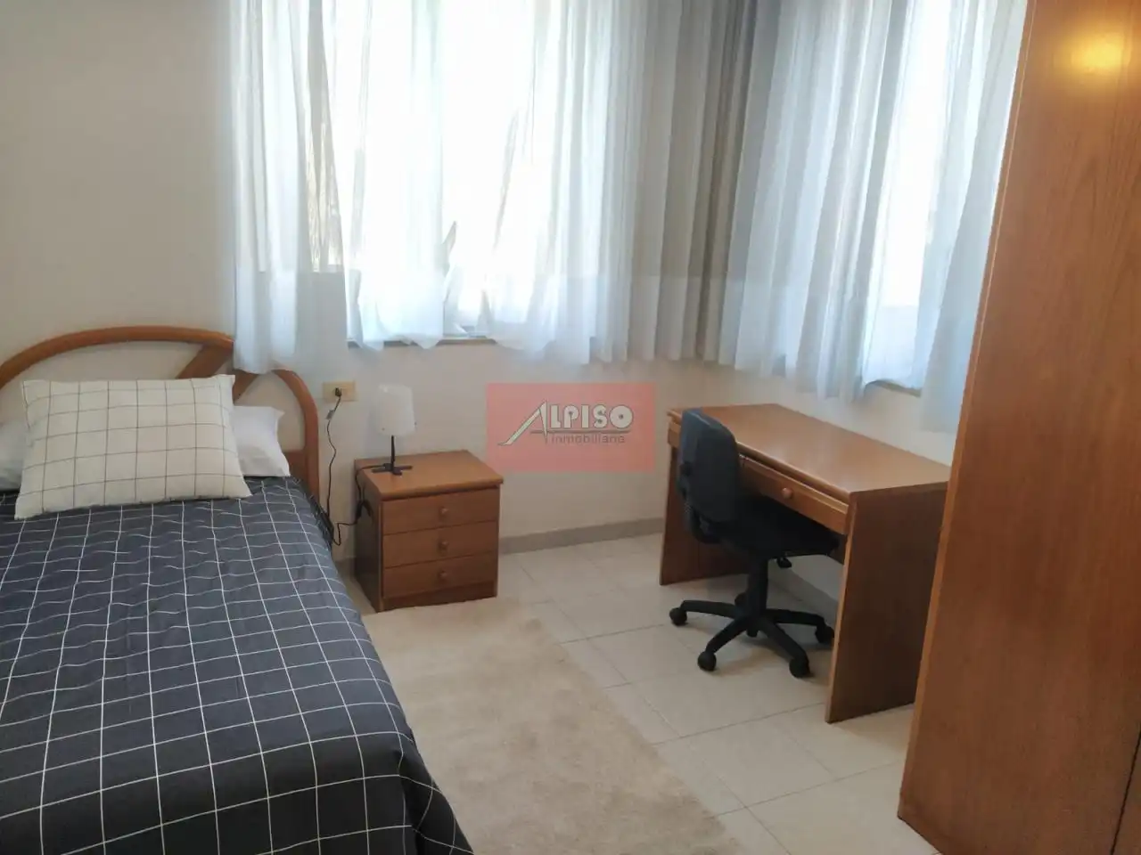 Habitación de Piso de alquiler en Ourense Capital  con Calefacción, Amueblado y Balcón