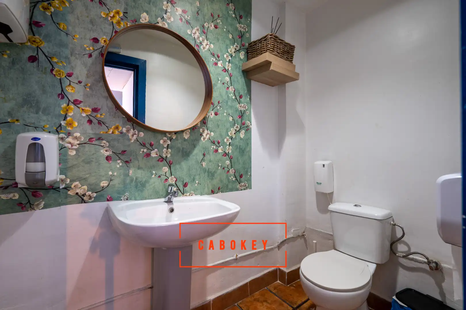 Baño de Local en traspaso en Almería con Aire acondicionado, Calefacción y Terraza