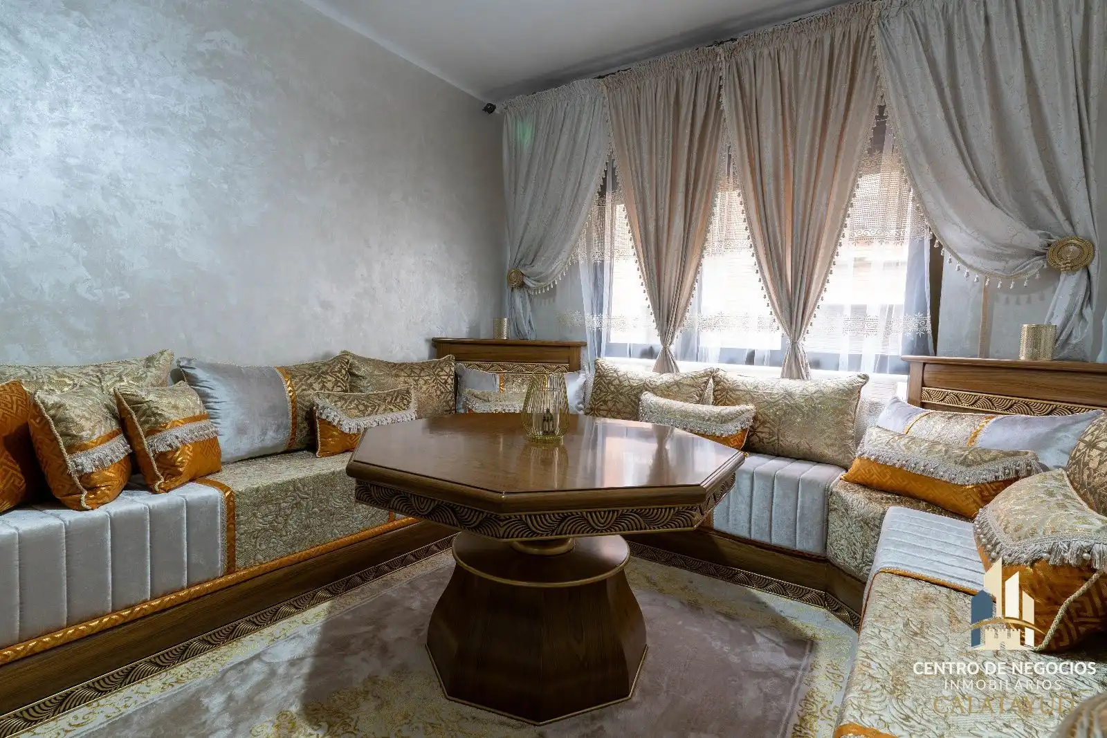 Sala d'estar de Pis en venda en Calatayud amb Calefacció, Parquet i Moblat