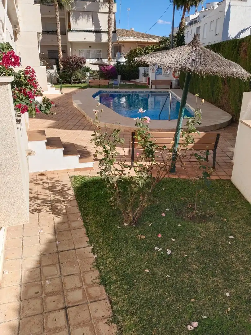 Schwimmbecken von Wohnung zum Verkauf in Altea mit Klimaanlage, Privatgarten und Terrasse