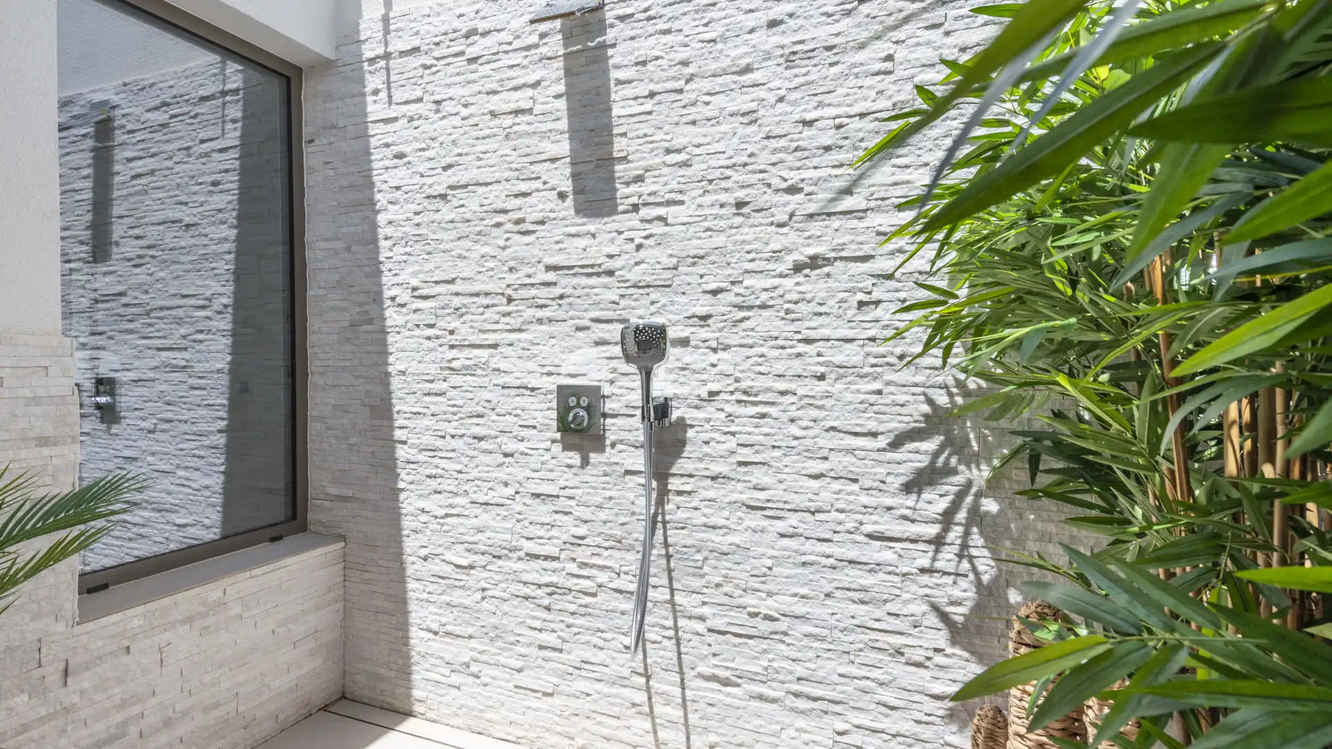 Garden of Houses for sale in Calvià  with Air Conditioner, Heating and Parquet flooring