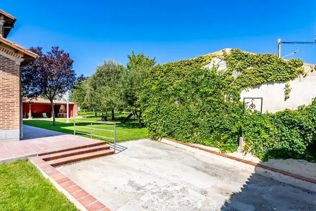 Jardín de Casa o chalet en venta en Mamblas con Jardín privado, Terraza y Amueblado