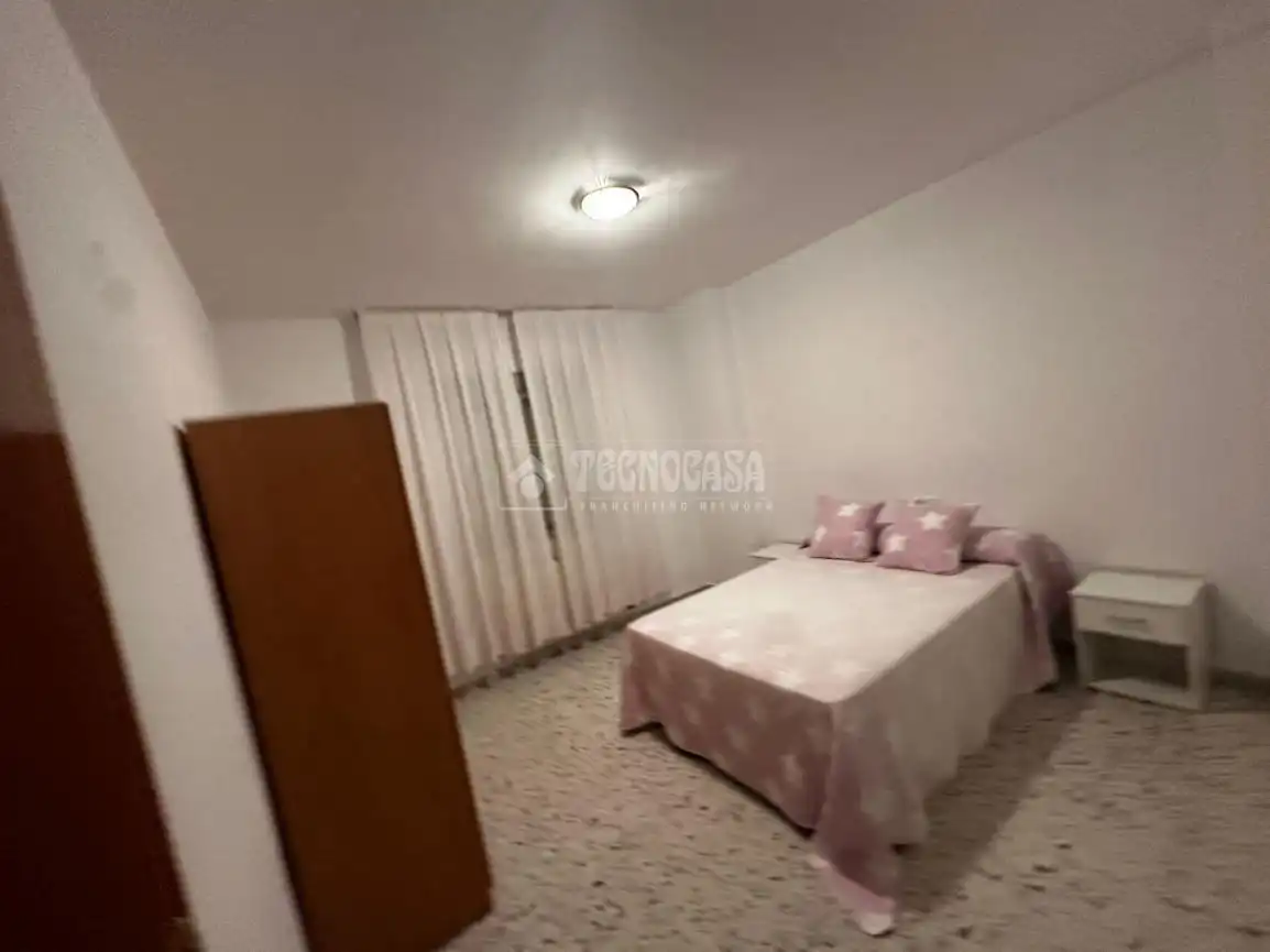 Dormitori de Pis en venda en Mérida amb Calefacció i Balcó