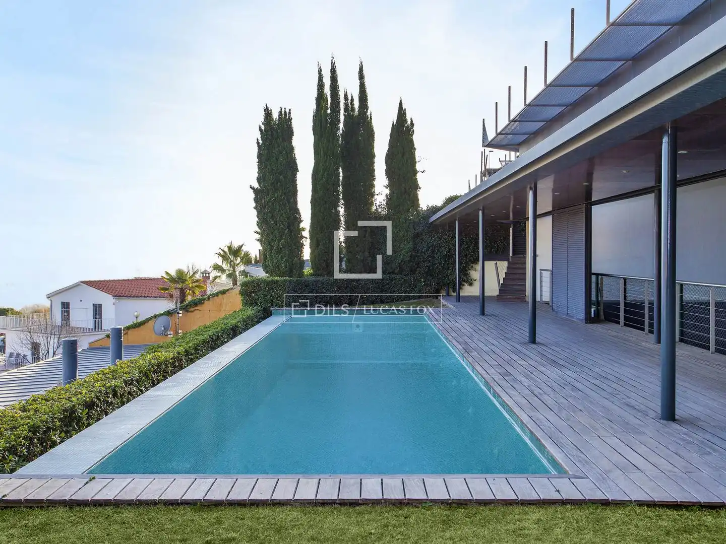 Swimming pool of Houses for sale in Barcelona
