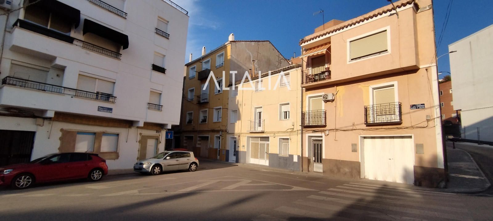 Vista exterior de Casa o xalet en venda en Cuenca Capital amb Calefacció, Jardí privat i Balcó