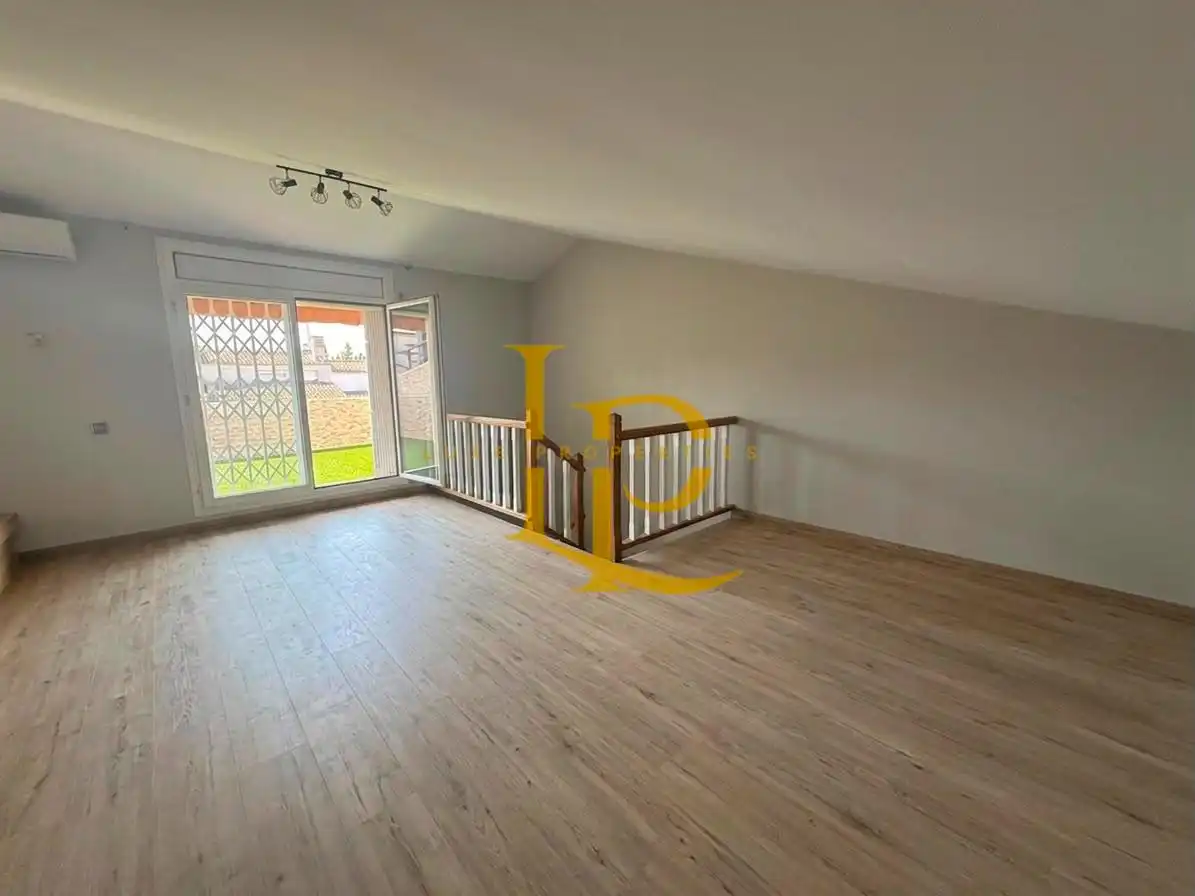 Sala de estar de Casa o chalet en venta en Rubí con Aire acondicionado, Calefacción y Terraza