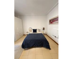 Bedroom of Flat to rent in  Jaén Capital