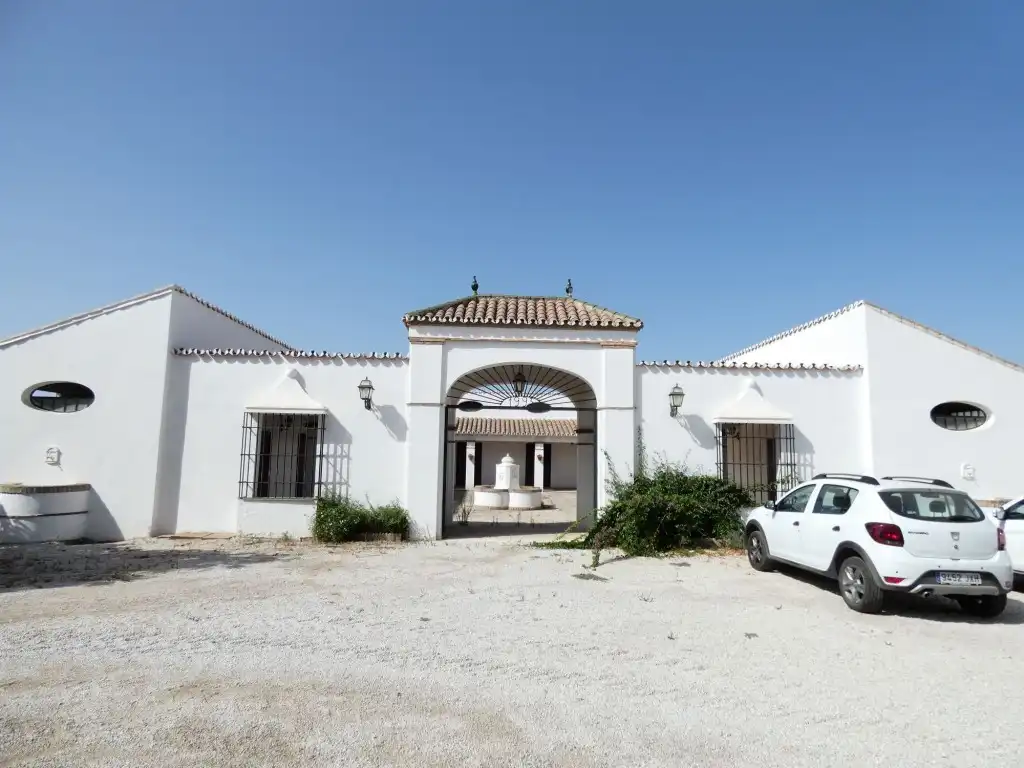 Country homes for sale in Almayate
