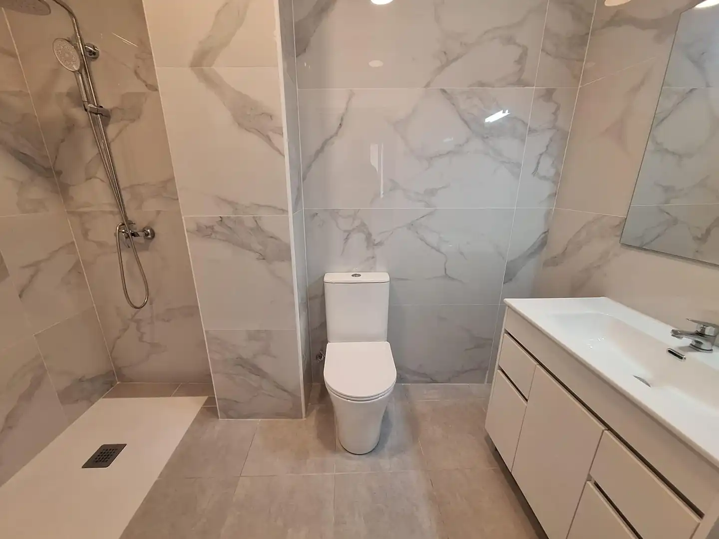 Bany de Planta baixa en venda en Sabadell