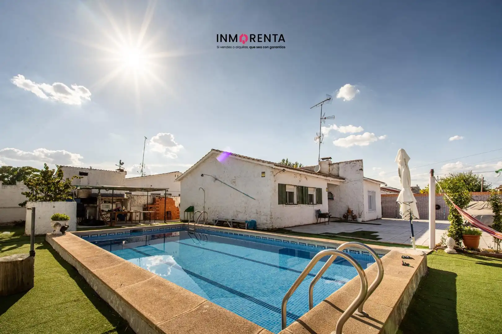 Casa amb piscina en venda a Urbanizacion OLIVOS