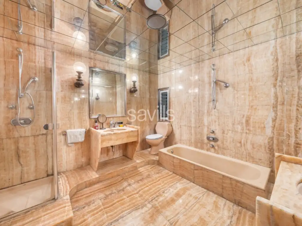 Badezimmer von Wohnungen zum Verkauf in Barcelona