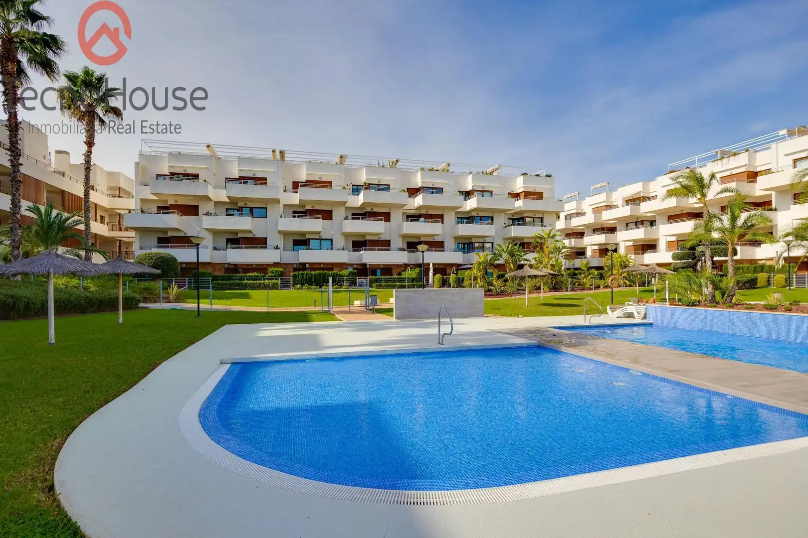 Vista exterior de Apartament en venda en Orihuela amb Aire condicionat, Calefacció i Jardí privat