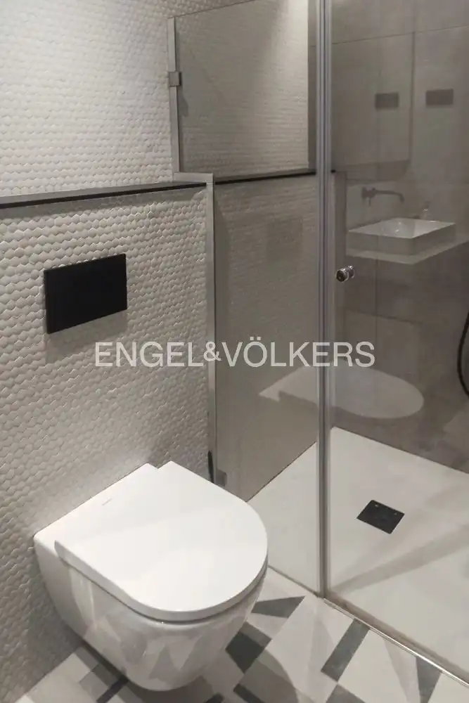 Baño de Piso de alquiler en Madrid con Aire acondicionado, Calefacción y Jardín privado