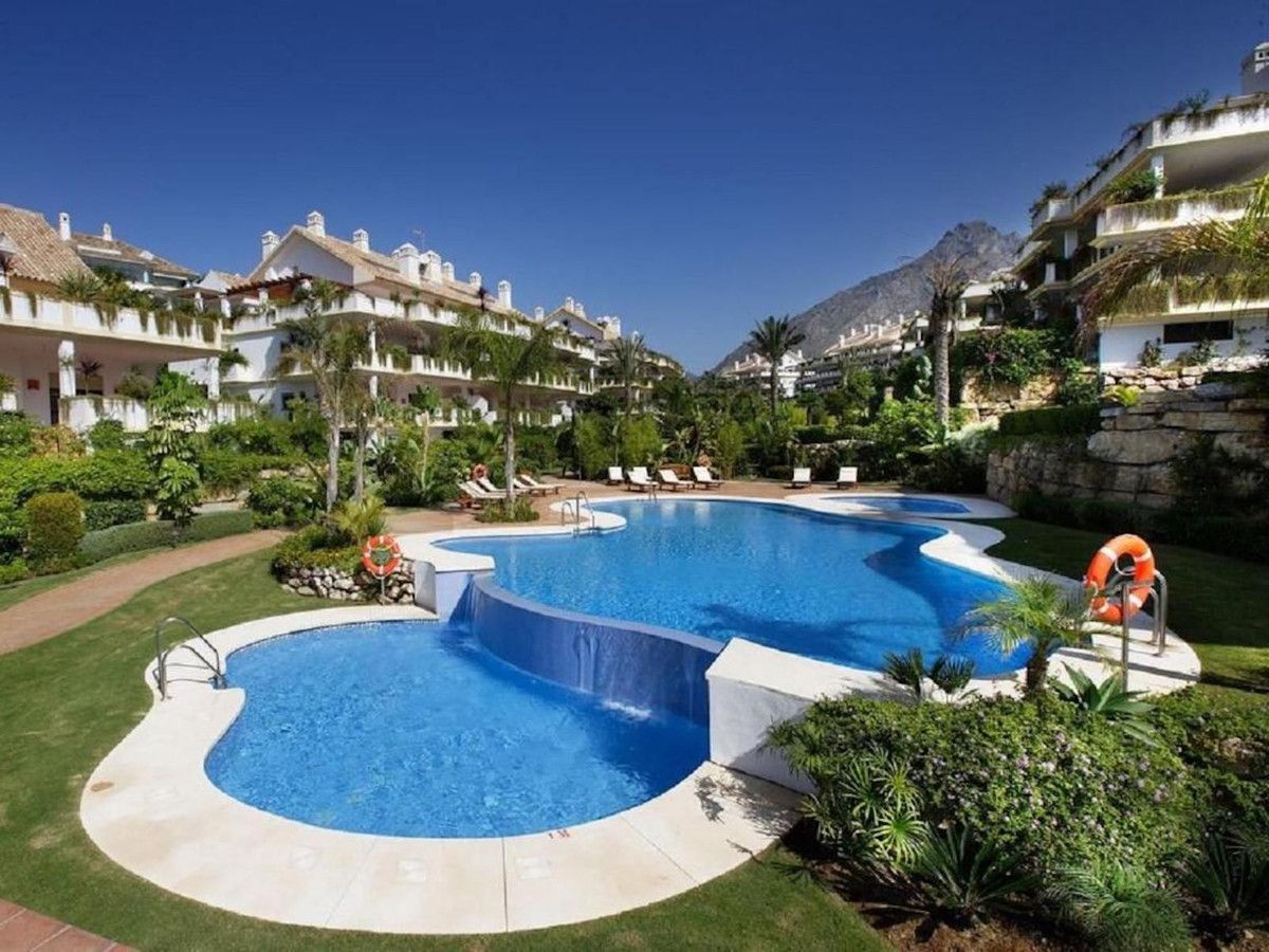 Jardí de Àtic en venda en Marbella amb Terrassa, Traster i Moblat
