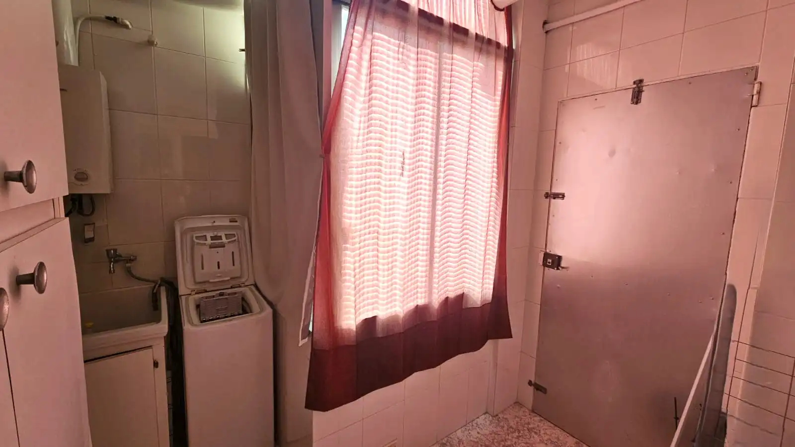 Bathroom of Flat for sale in Valencia  with Air Conditioner, Heating and Balcony