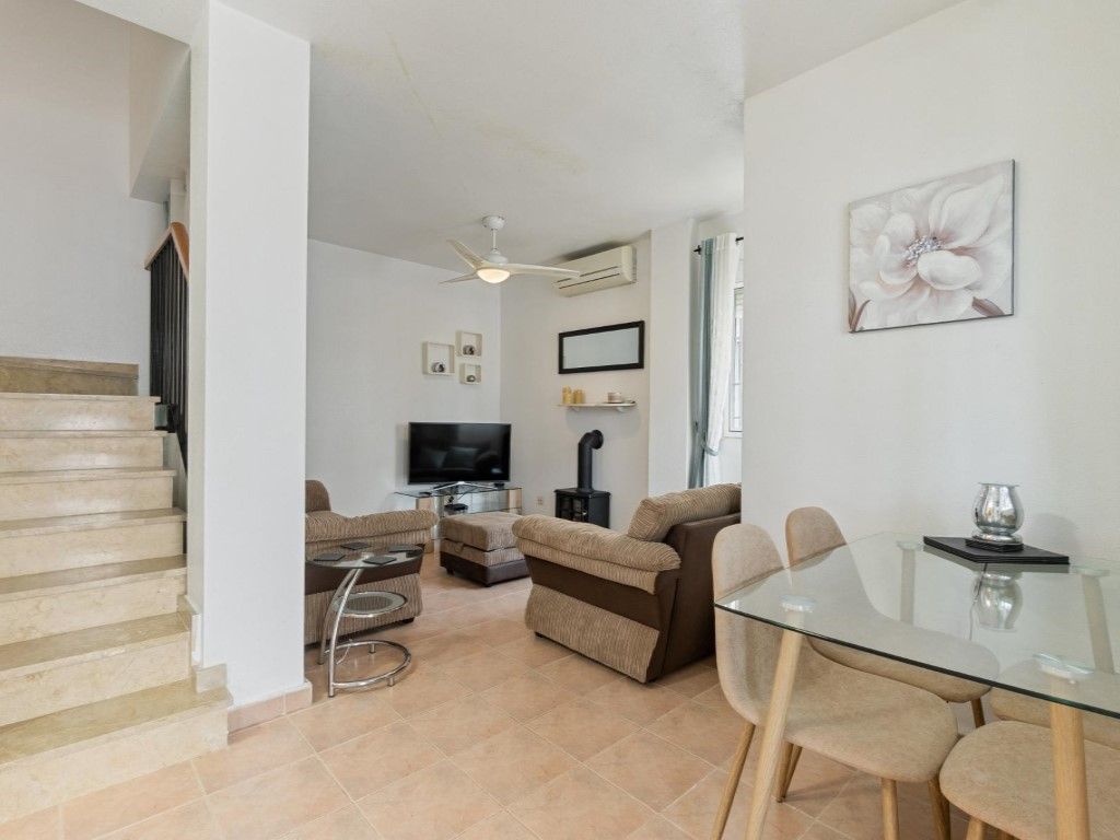 Living room of Single-family semi-detached for sale in Torrevieja  with Air Conditioner, Private garden and Terrace