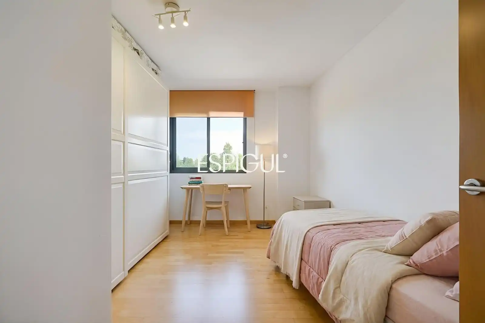 Habitación de Piso en venta en Sant Cugat del Vallès con Calefacción, Parquet y Terraza