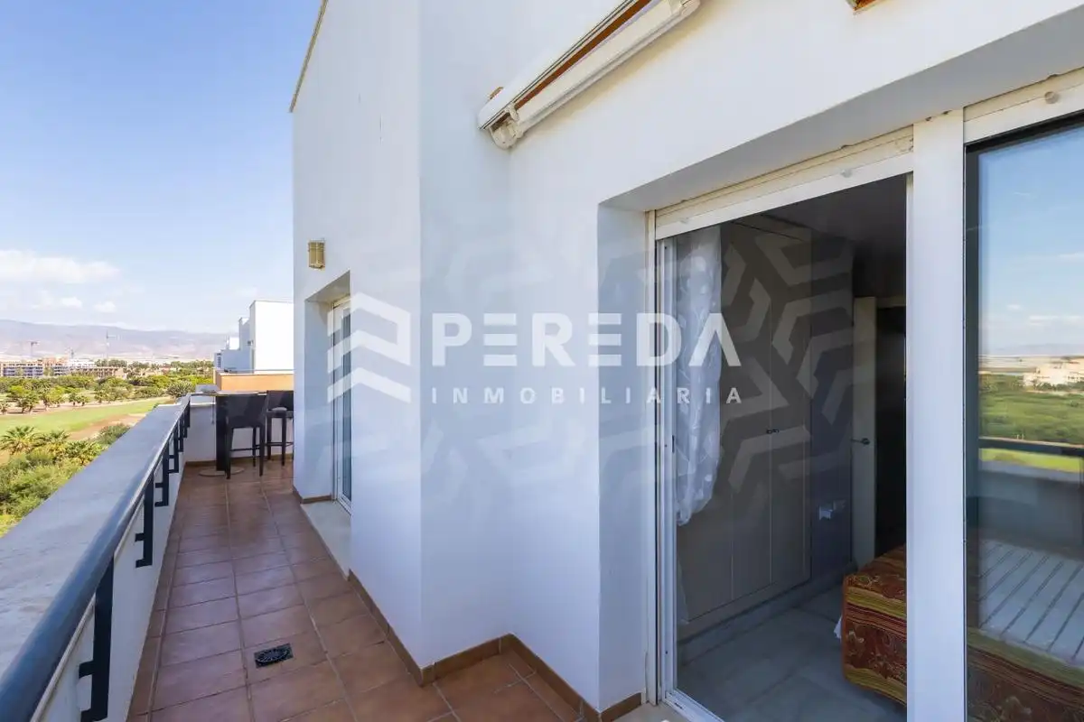 Terrasse von Dachboden zum Verkauf in Roquetas de Mar mit Privatgarten, Terrasse und Abstellraum