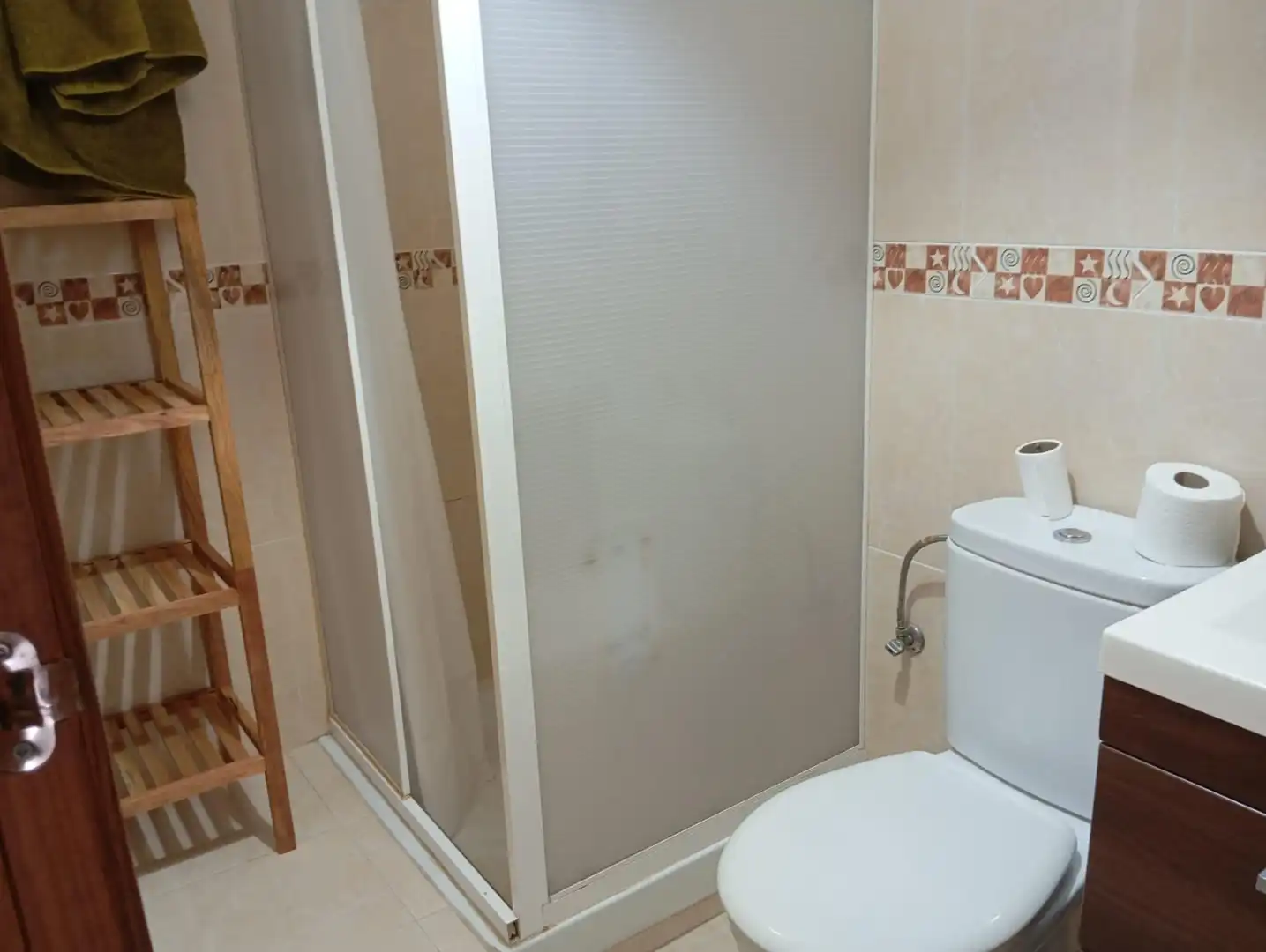 Baño de Planta baja de alquiler en La Unión con Aire acondicionado, Jardín privado y Amueblado