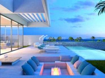 House with pool for sale in Costa Adeje