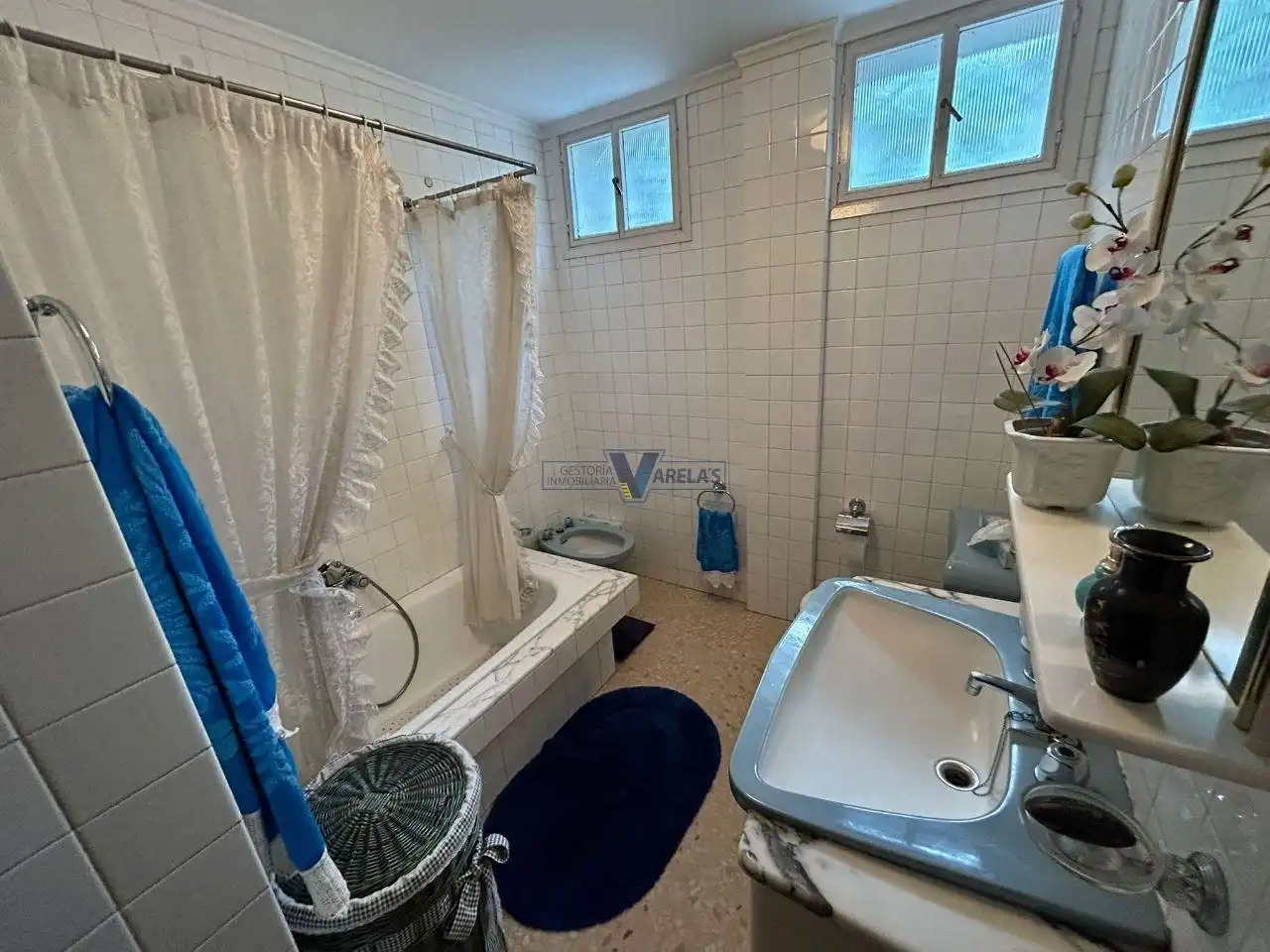 Baño de Casa o chalet en venta en Ourense Capital  con Calefacción, Jardín privado y Terraza