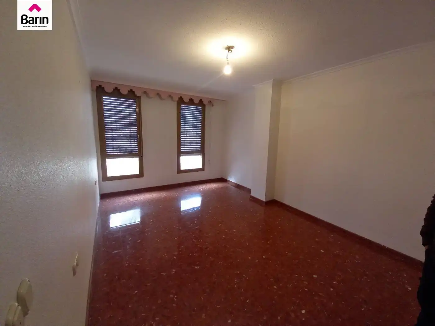 Wohnung zum Verkauf in Córdoba mit Klimaanlage, Terrasse und Abstellraum