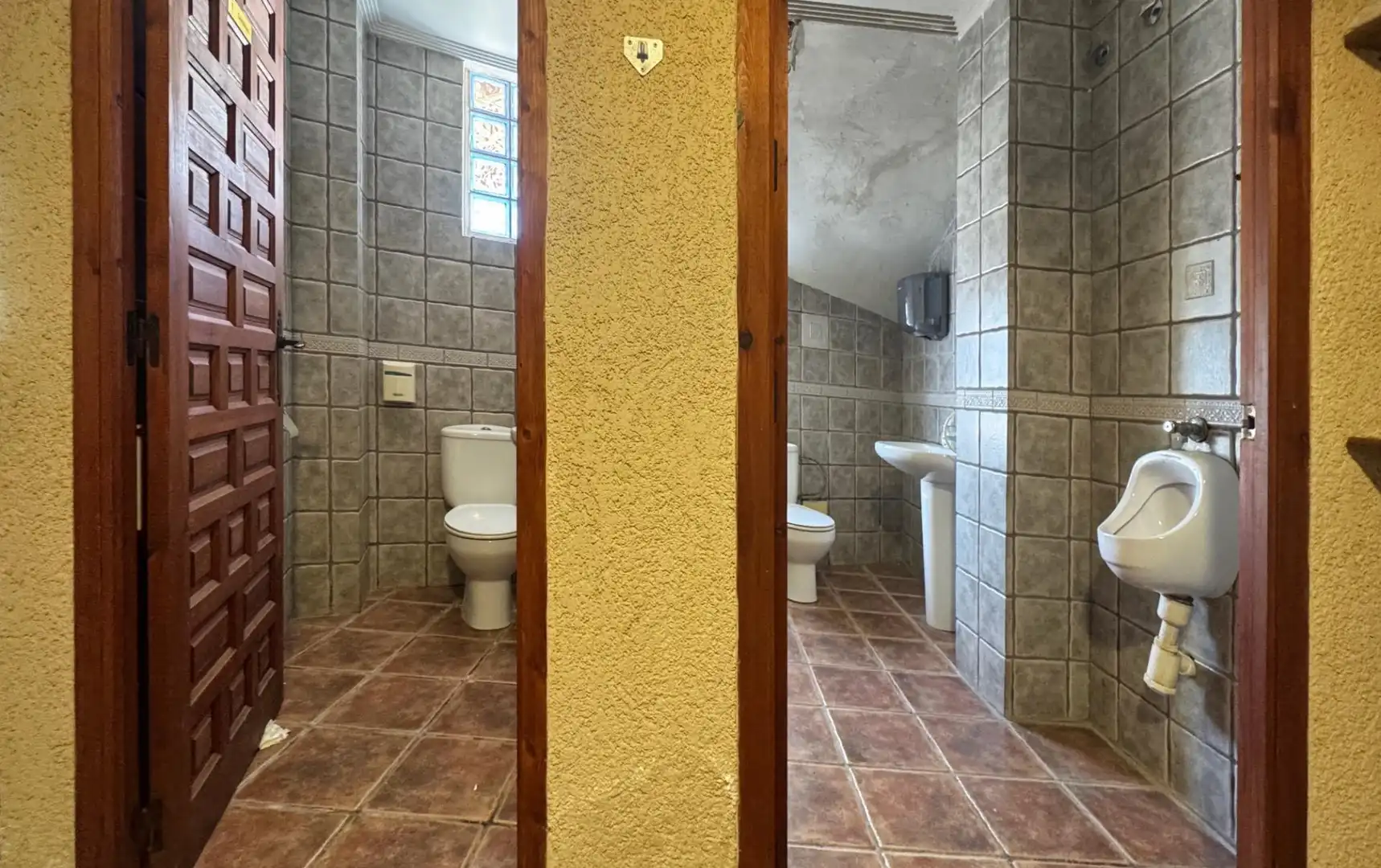 Baño de Local en venta en La Vall d'Ebo con Amueblado