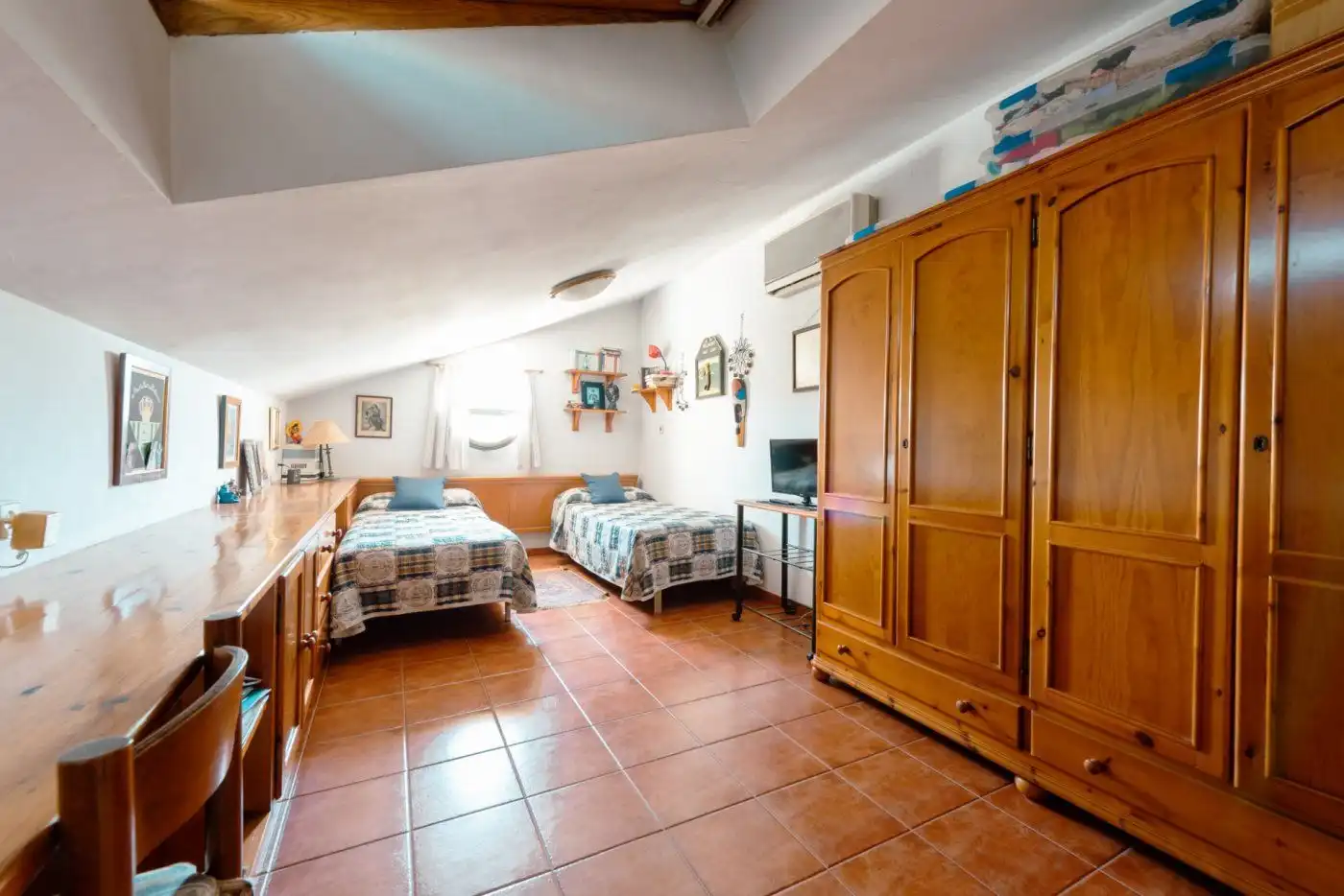Habitación de Casa o chalet en venta en Tomares con Calefacción, Jardín privado y Terraza