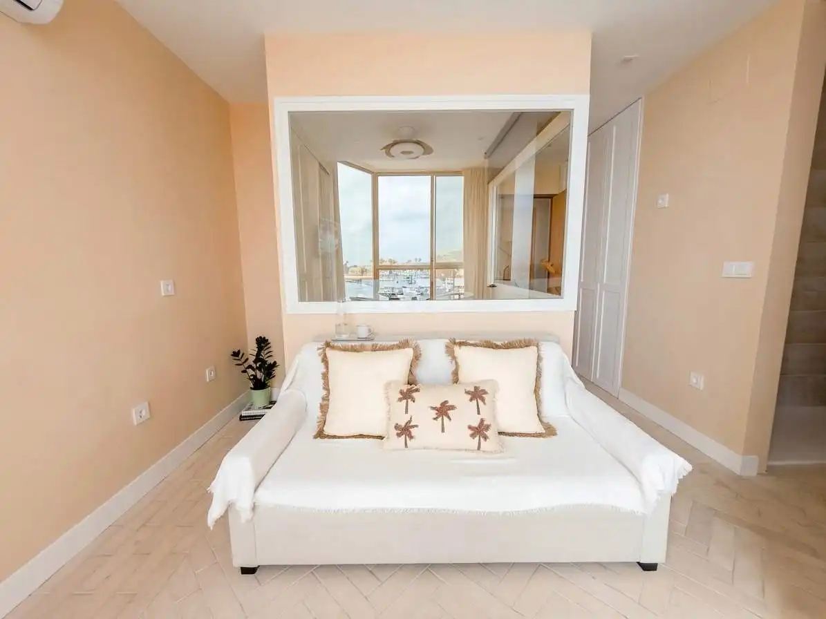 Vivienda con piscina en venta en Calle ALHAMAR, imagen 7