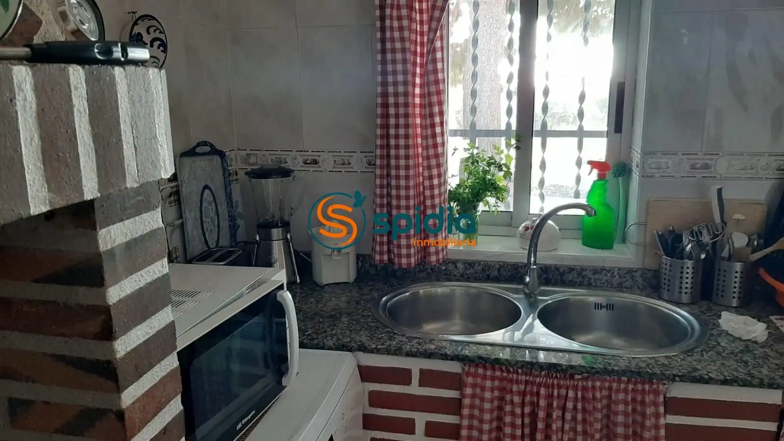 Casa rustica con giardino in vendita a Calabardina, imagen 15