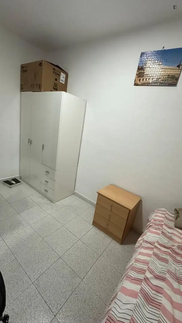 Dormitori de Apartament per a compartir en  Barcelona Capital amb Moblat, Forn i Rentadora