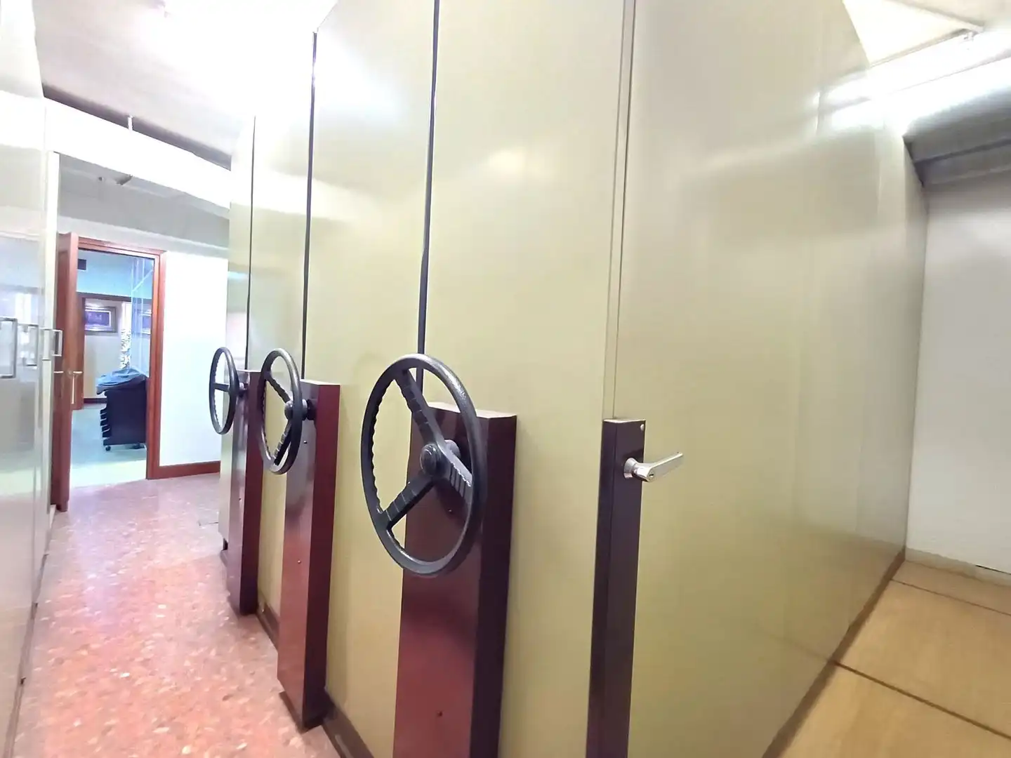 Oficina en venda en Bilbao  amb Calefacció