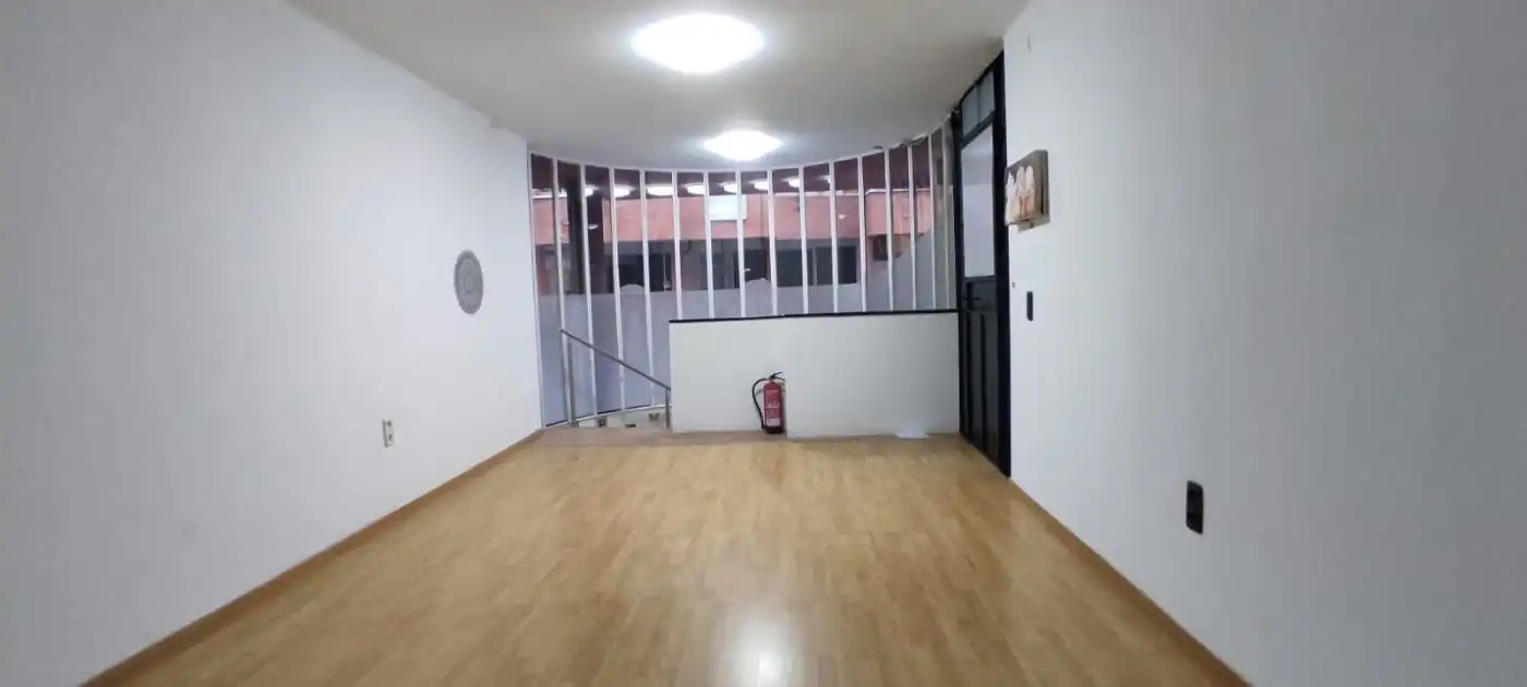 Local comercial en venda a Calle ARBOS